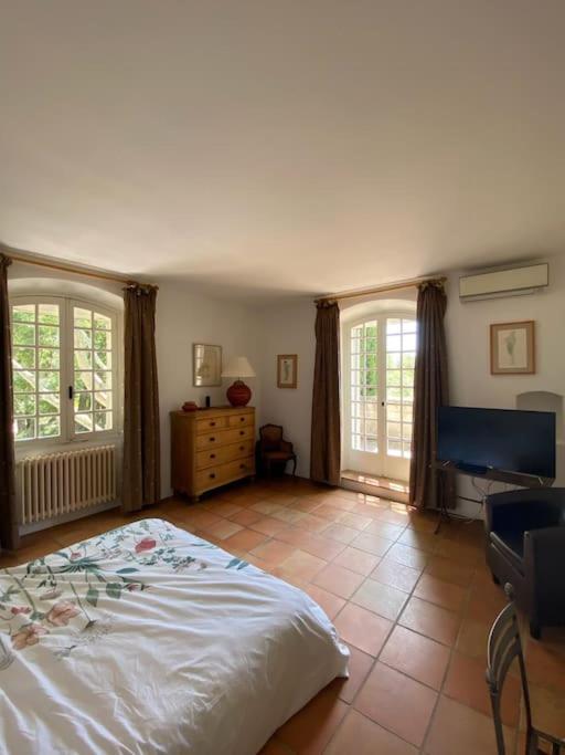 Villa Provencale Familiale Avec Piscine 그리모 외부 사진
